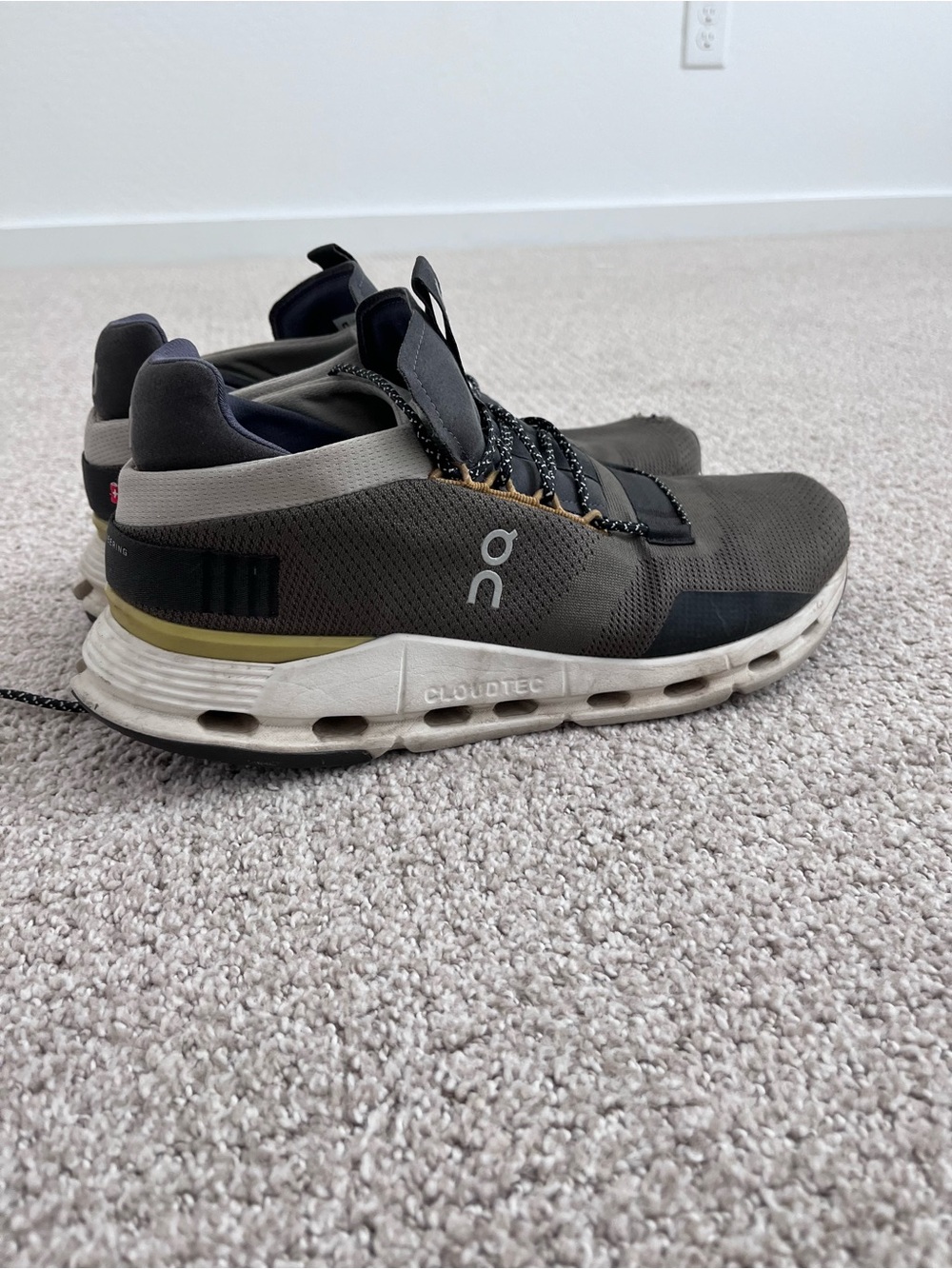 On Cloud Black & Gray CloudTech Running Shoes